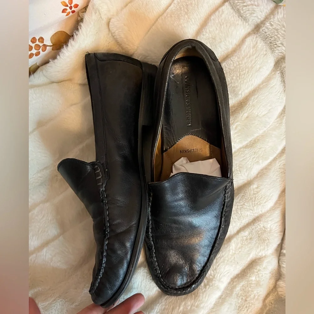 Johnston & Murphy Sheepskin Mens 10.5M Classic Simple Loafer Black Slip On NYC